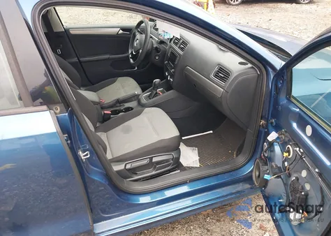 2018 Volkswagen Jetta 1.4T S z USA, uszkodzony, nr VIN 3VW2B7AJ5JM225514